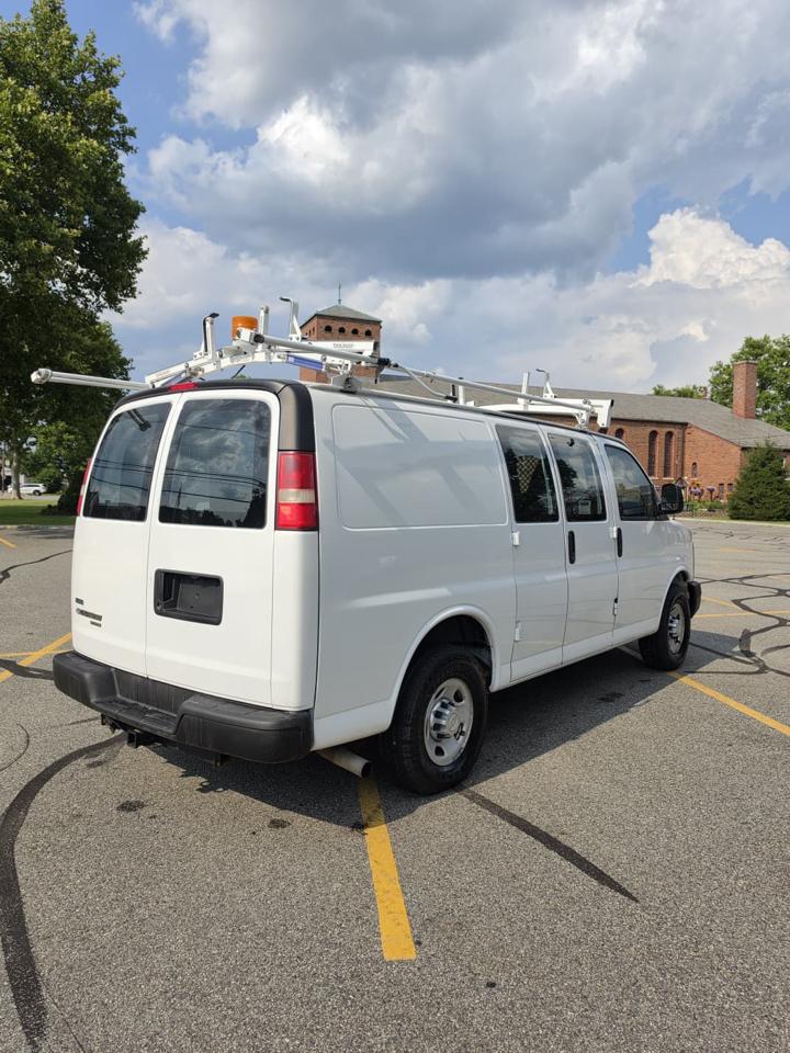 Chevrolet Express 2500 Cargo 2011