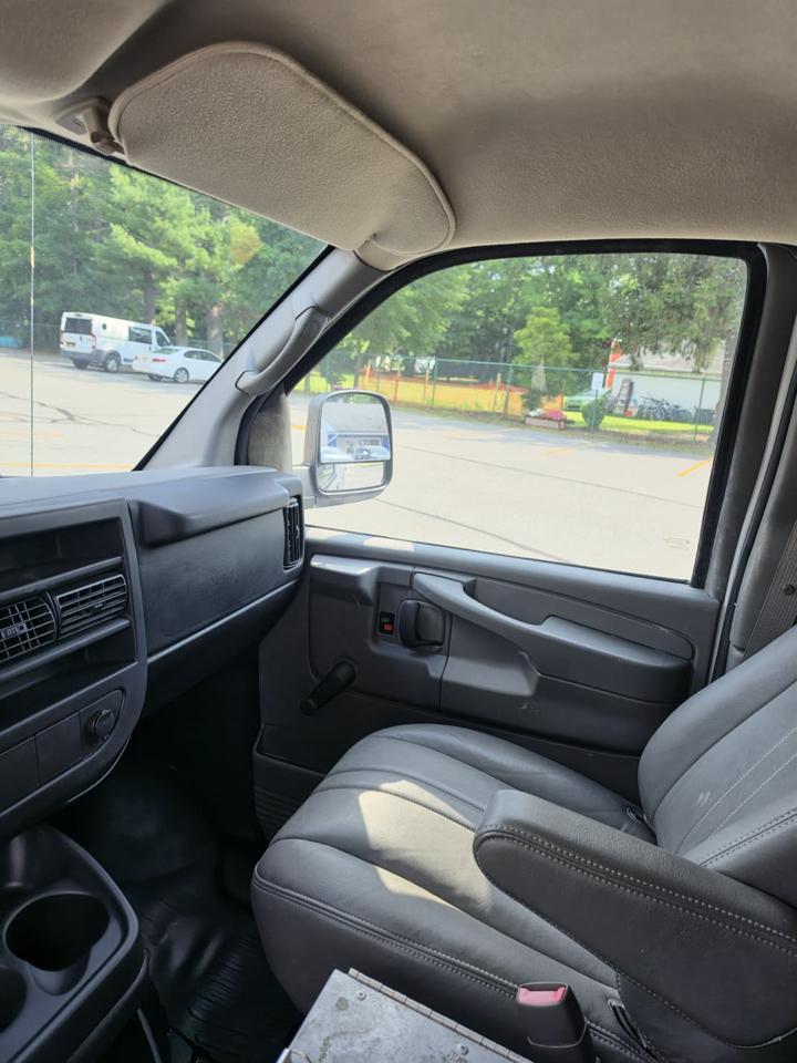 Chevrolet Express 2500 Cargo 2011