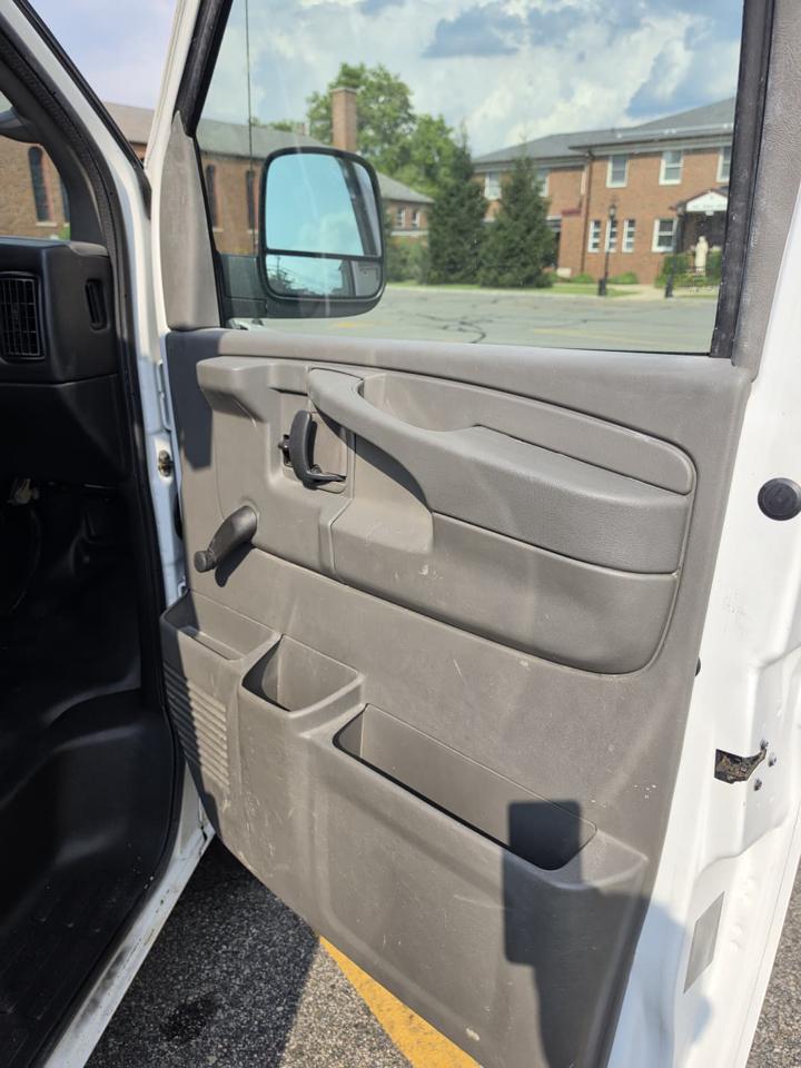 Chevrolet Express 2500 Cargo 2011
