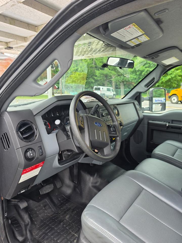 Ford F-550 Regular Cab DRW 4WD 2016