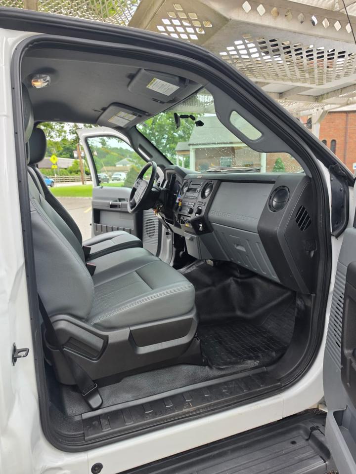 Ford F-550 Regular Cab DRW 4WD 2016