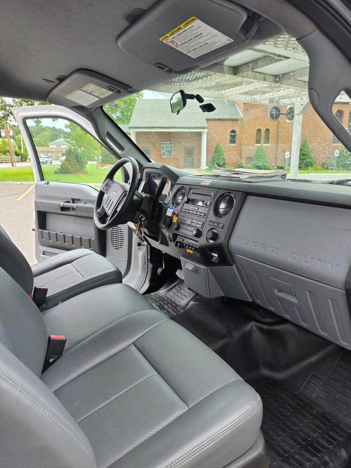Ford F-550 Regular Cab DRW 4WD 2016