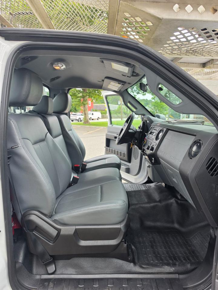 Ford F-550 Regular Cab DRW 4WD 2016