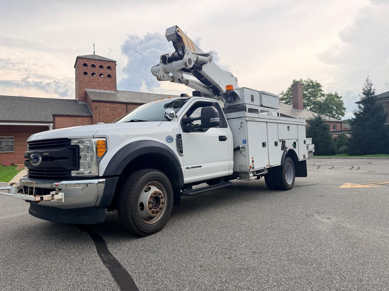 Ford F-550 DRW 4WD 2017