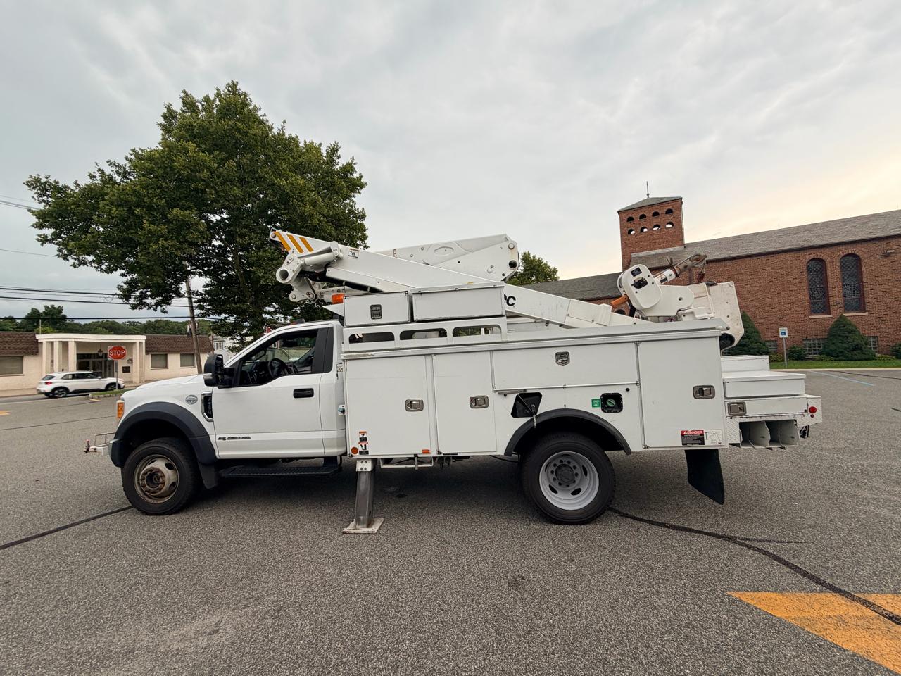 Ford F-550 DRW 4WD 2017