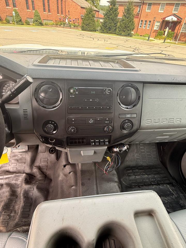 Ford F-550 Crew Cab DRW 4WD 2015