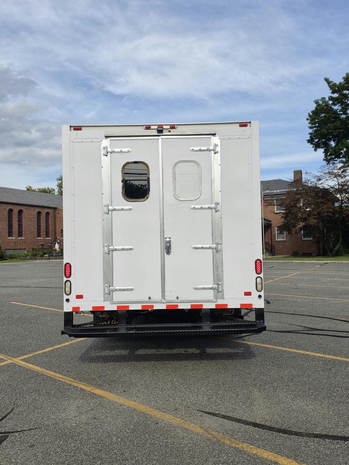 Chevrolet Express G3500 177" 2015