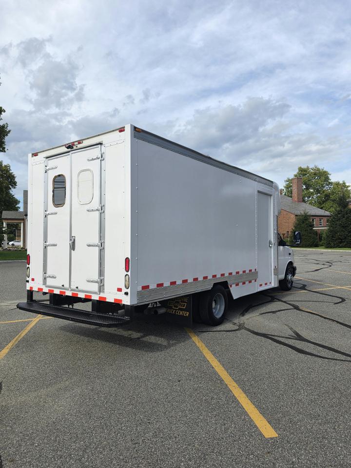 Chevrolet Express G3500 177" 2015