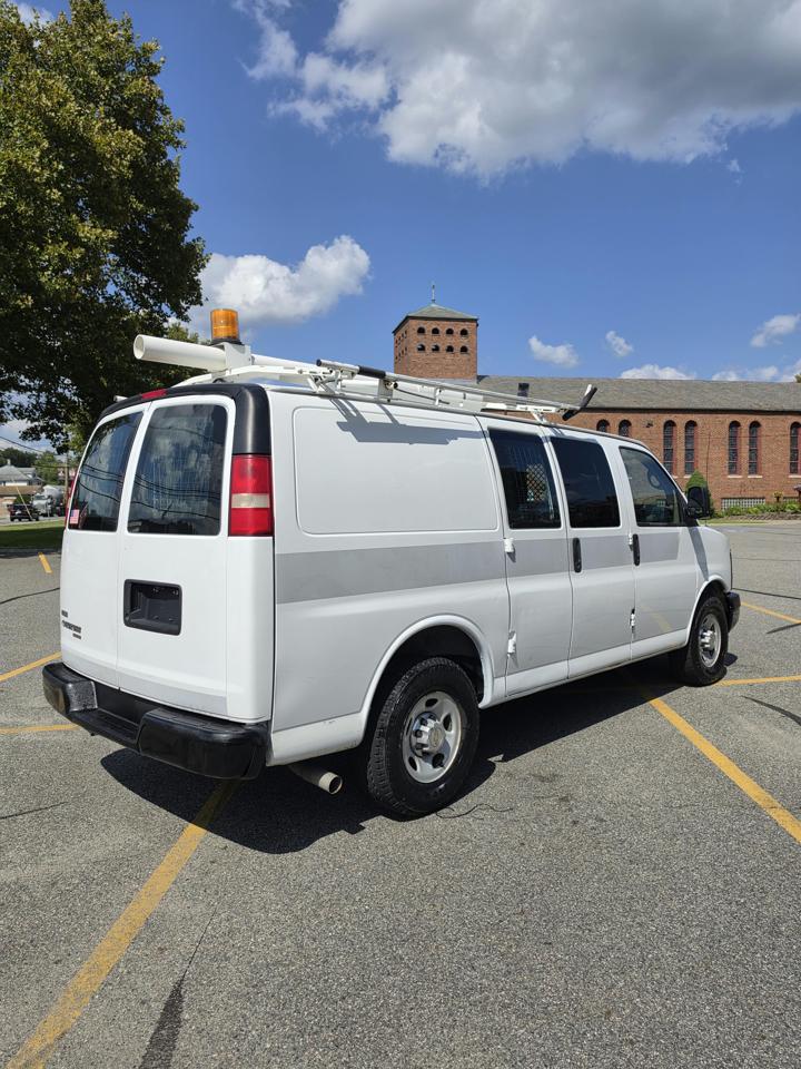 Chevrolet Express 2500 Cargo 2011