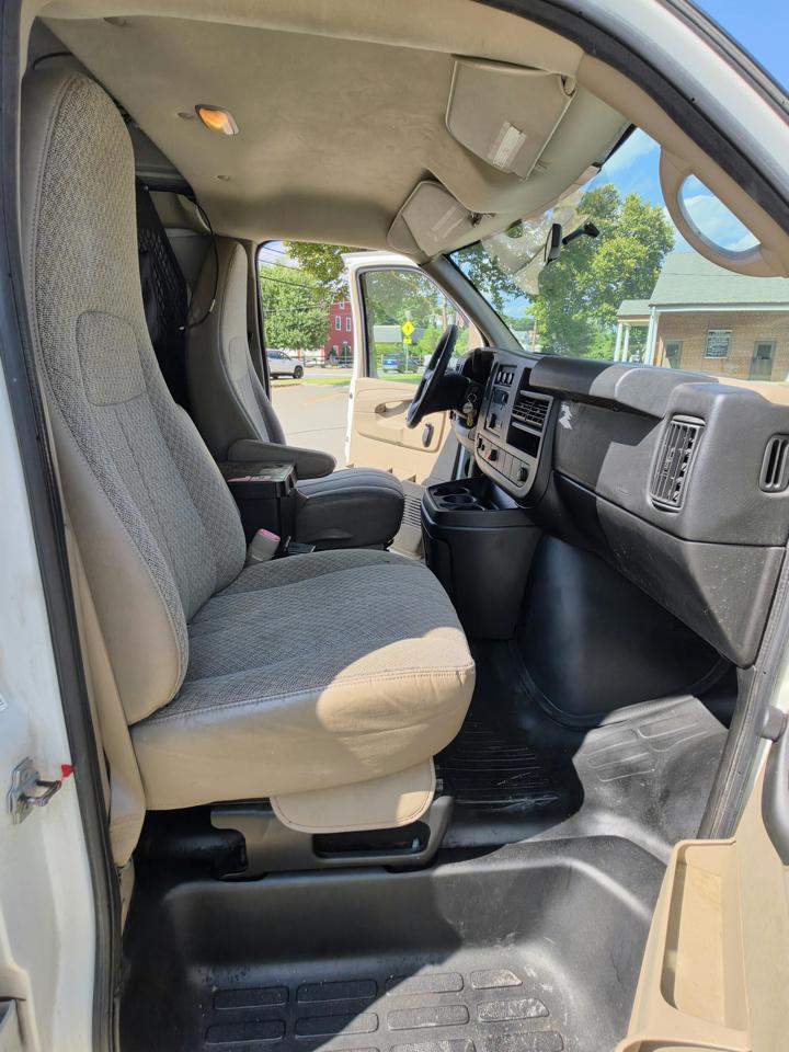 Chevrolet Express 2500 Cargo 2011