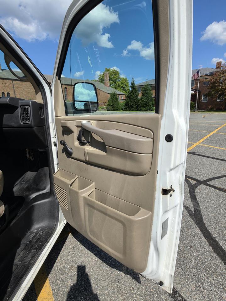 Chevrolet Express 2500 Cargo 2011