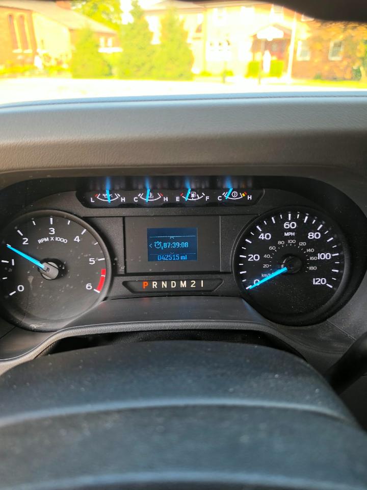 Ford Econoline E-350 Super Duty 2023