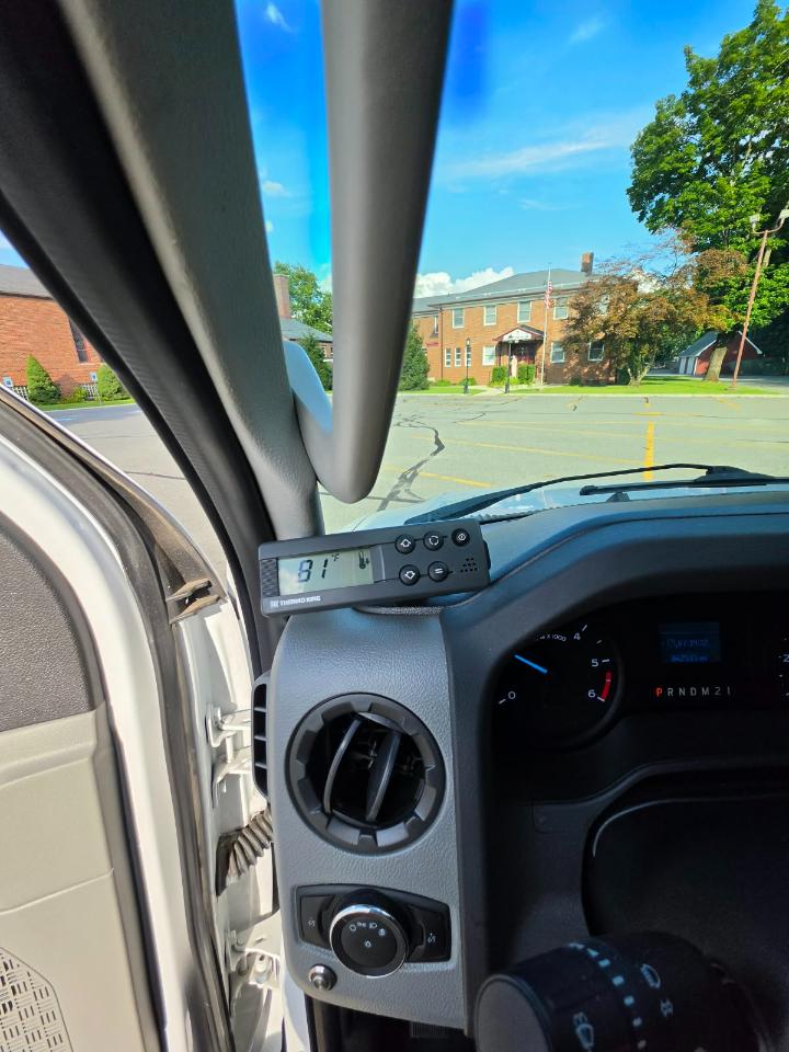 Ford Econoline E-350 Super Duty 2023