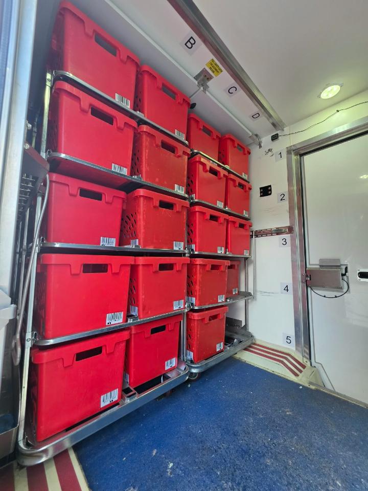 Ford Econoline E-350 Super Duty 2023