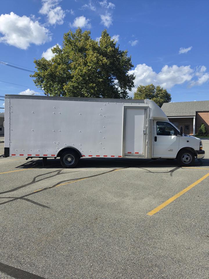 Chevrolet Express G4500 177" 2018