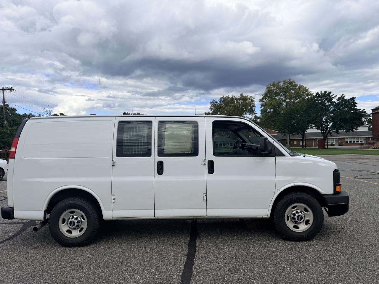 GMC Savana G3500 Cargo 2014