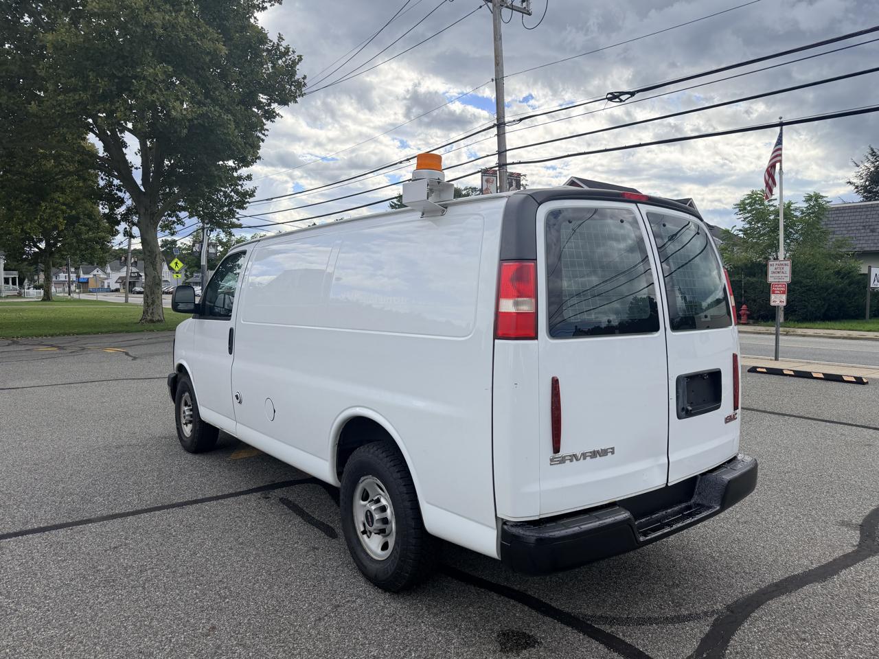 GMC Savana G3500 Cargo 2014