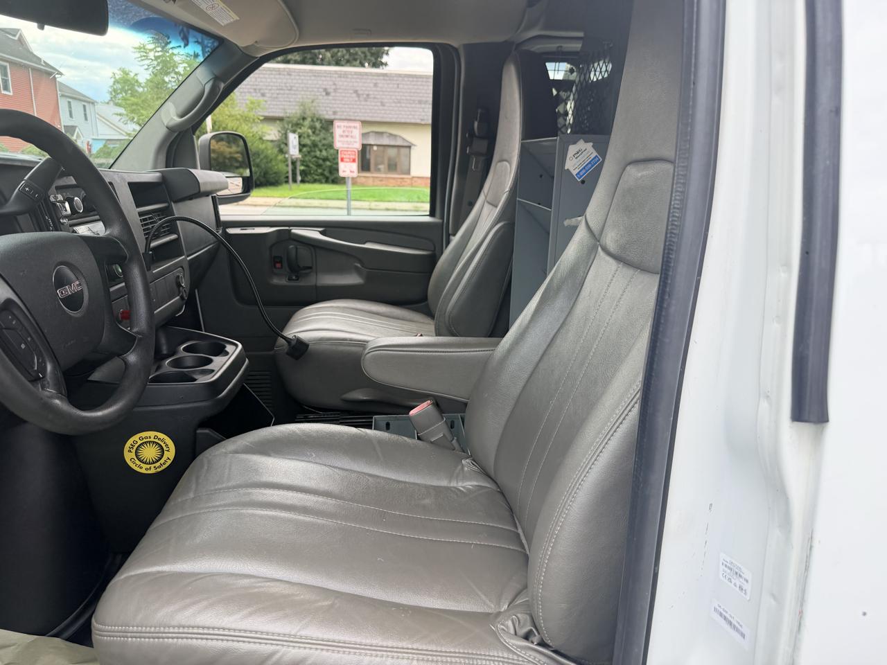 GMC Savana G3500 Cargo 2014
