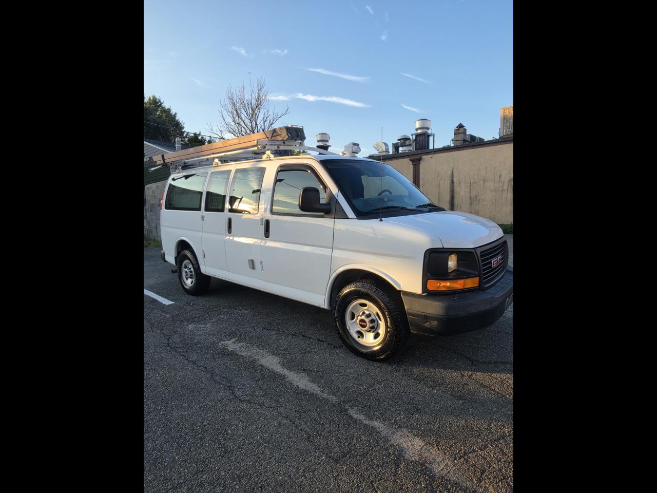 GMC Savana G3500 Cargo 2015