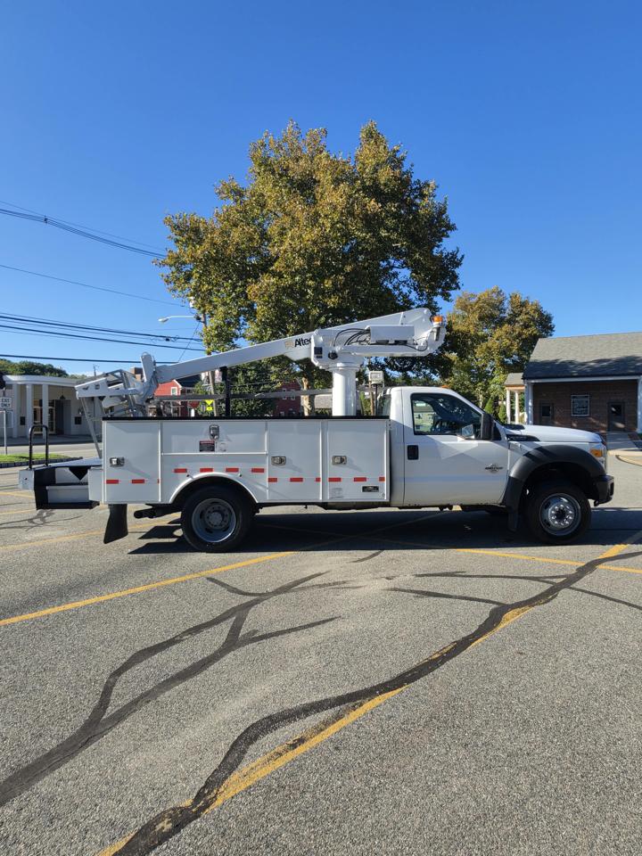 Ford F-550 Regular Cab DRW 2WD 2015
