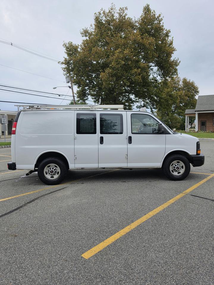 GMC Savana G3500 Cargo 2013