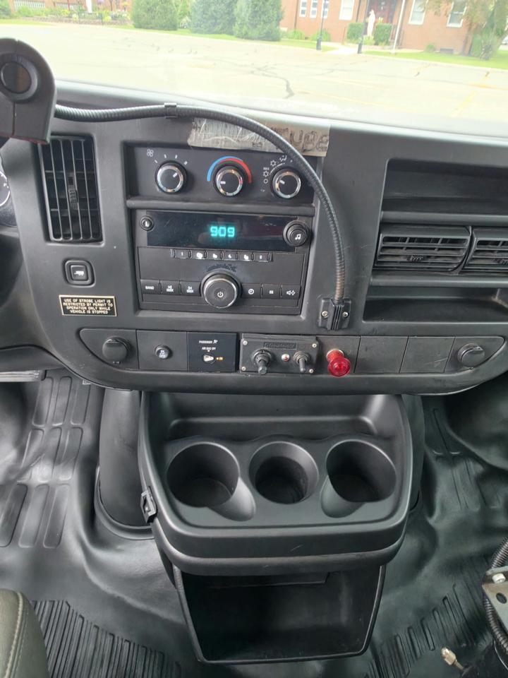 GMC Savana G3500 Cargo 2013