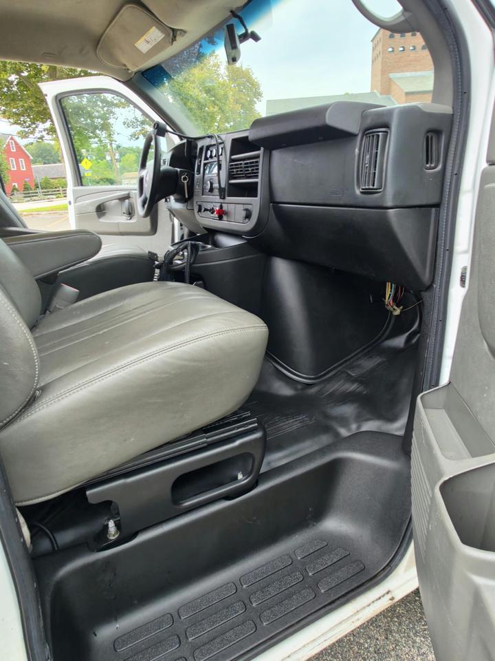 GMC Savana G3500 Cargo 2013