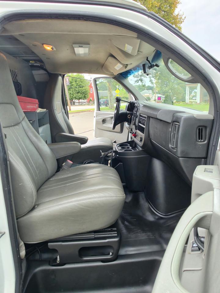 GMC Savana G3500 Cargo 2013