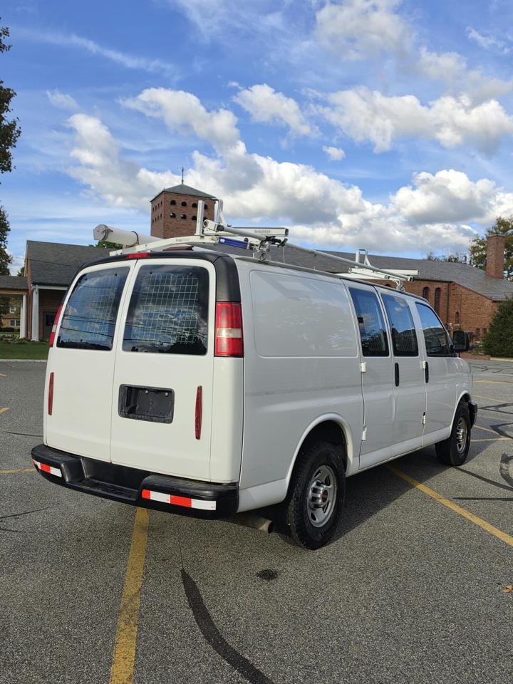 GMC Savana G3500 Cargo 2016