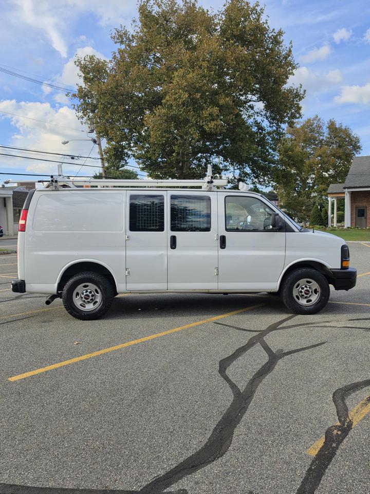 GMC Savana G3500 Cargo 2016