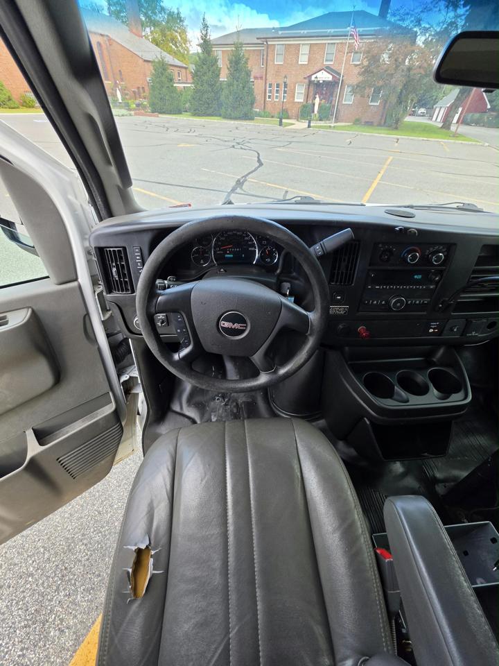 GMC Savana G3500 Cargo 2016