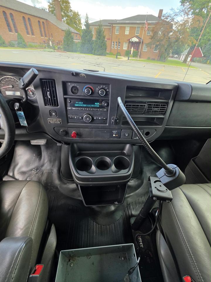 GMC Savana G3500 Cargo 2016