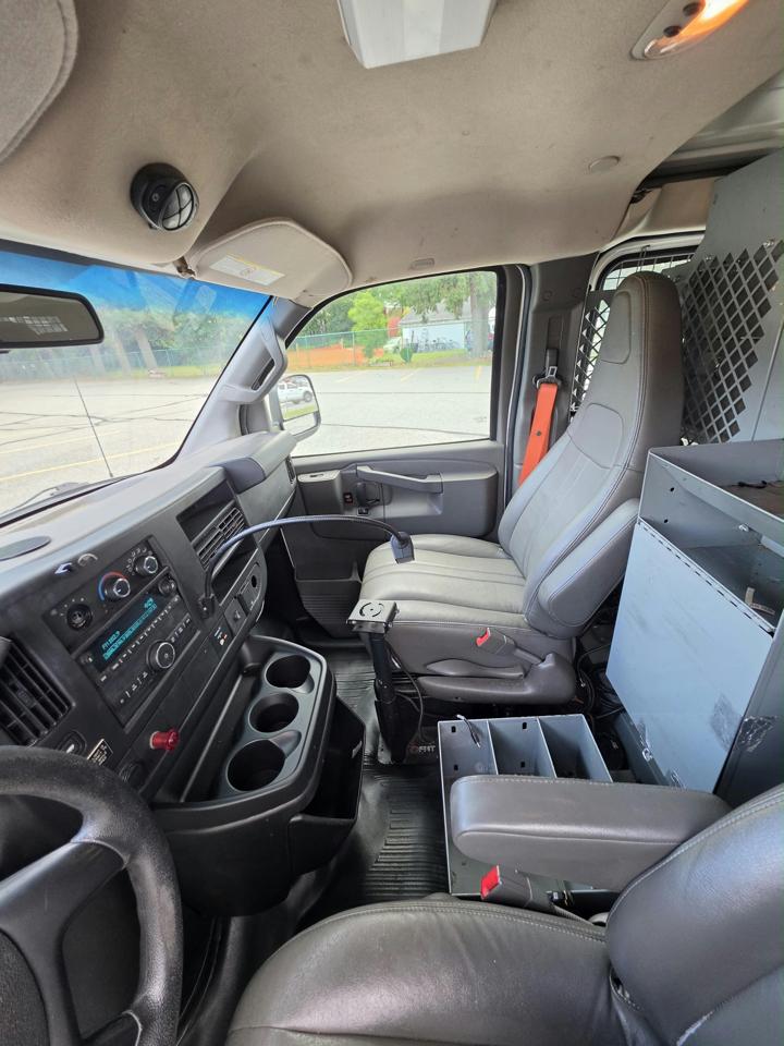 GMC Savana G3500 Cargo 2016
