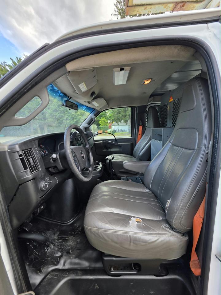 GMC Savana G3500 Cargo 2016