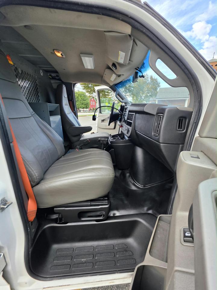 GMC Savana G3500 Cargo 2016