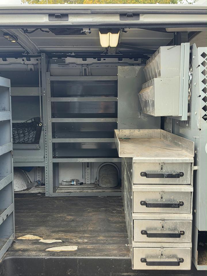 GMC Savana G3500 Cargo 2016