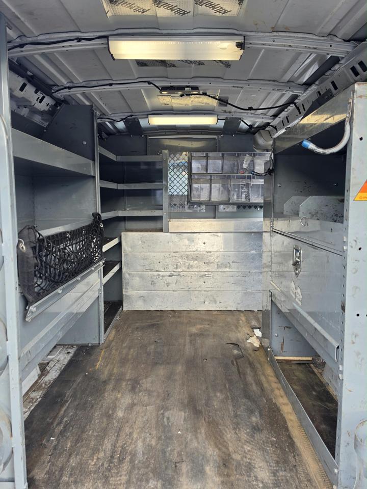 GMC Savana G3500 Cargo 2016