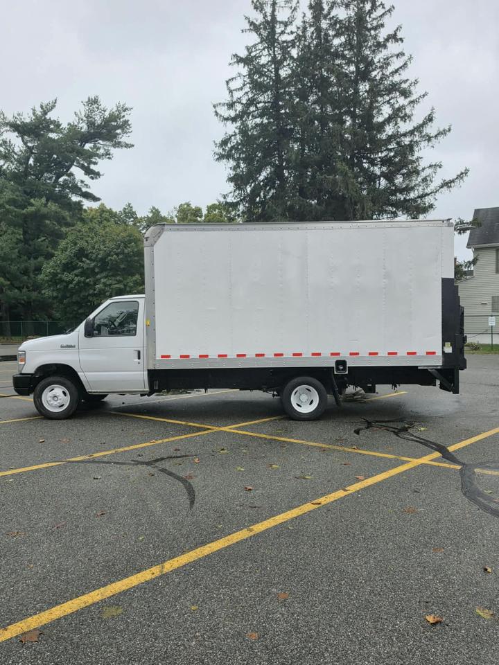 Ford Econoline E-350 Super Duty 2019