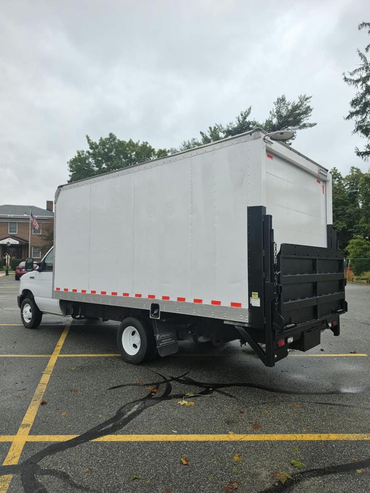 Ford Econoline E-350 Super Duty 2019
