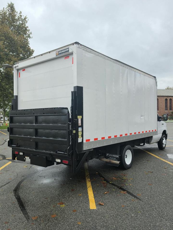 Ford Econoline E-350 Super Duty 2019