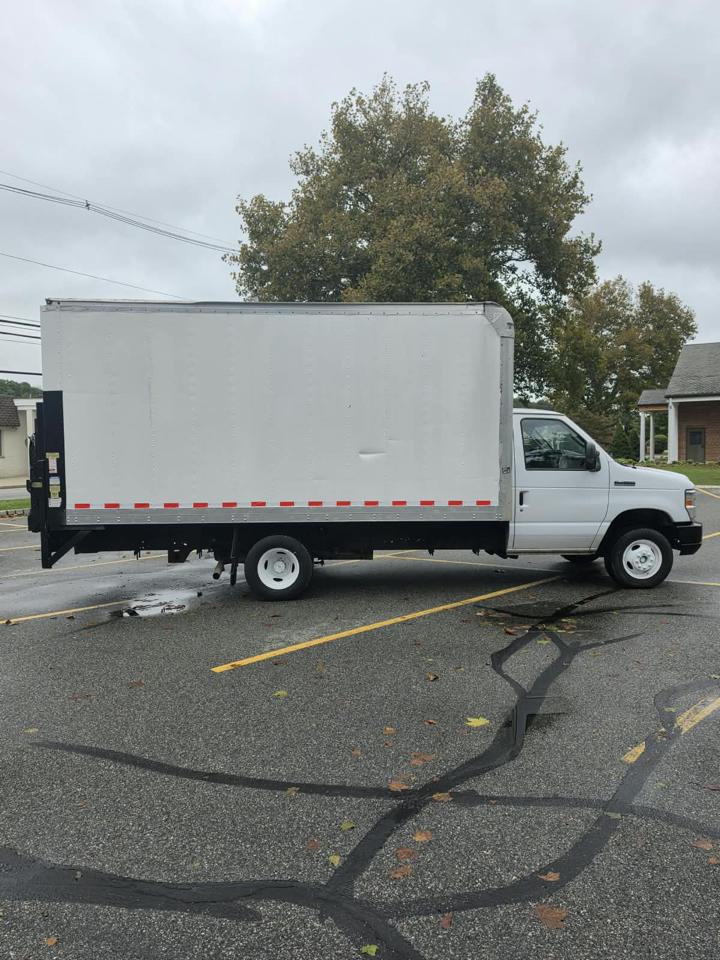 Ford Econoline E-350 Super Duty 2019