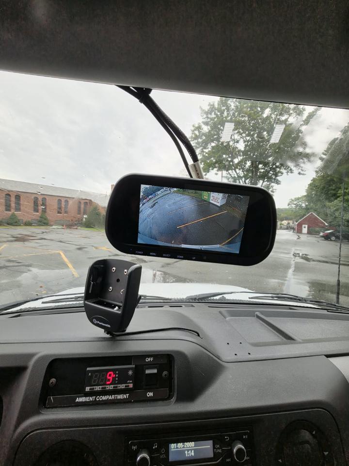 Ford Econoline E-350 Super Duty 2023