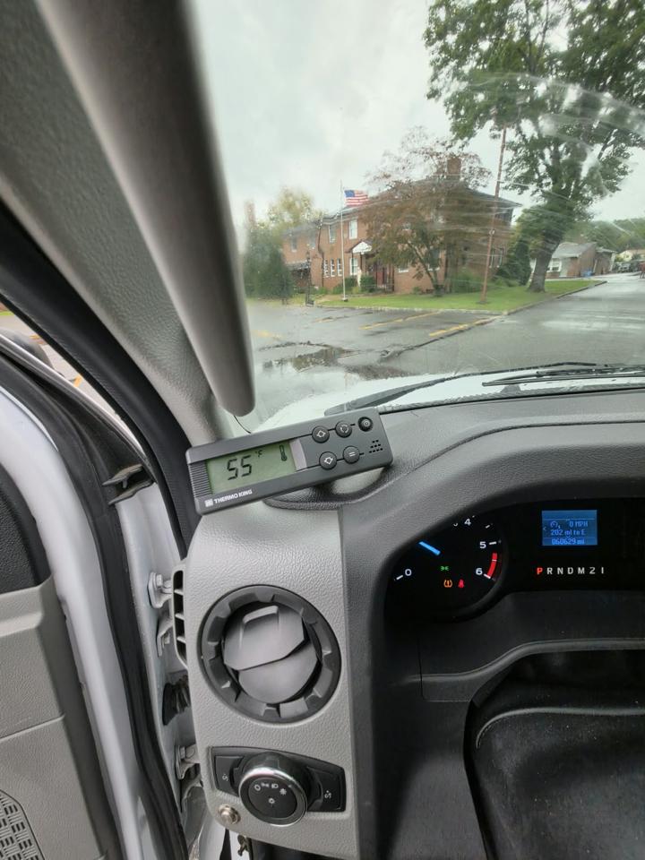 Ford Econoline E-350 Super Duty 2023