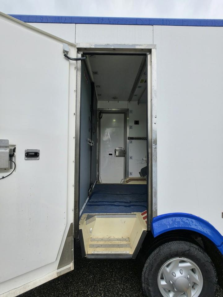 Ford Econoline E-350 Super Duty 2023