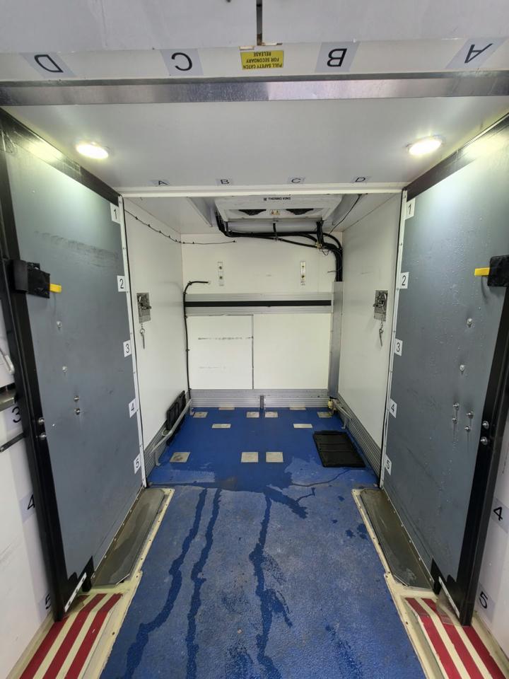 Ford Econoline E-350 Super Duty 2023