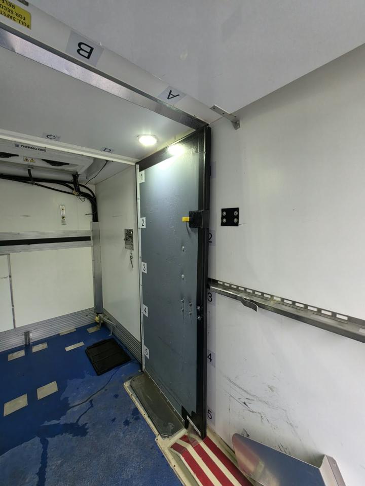 Ford Econoline E-350 Super Duty 2023