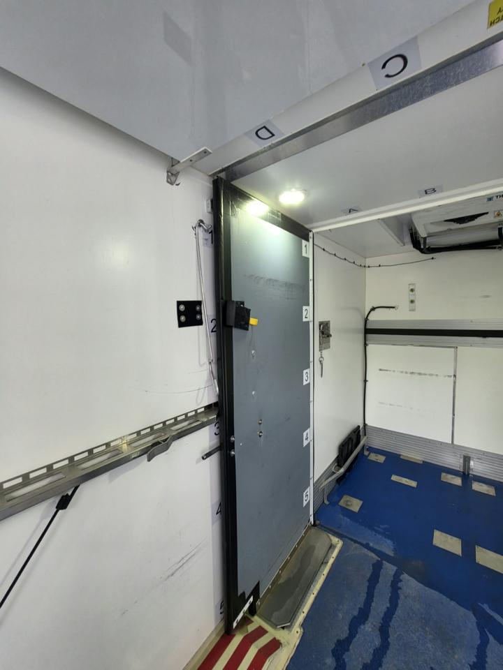 Ford Econoline E-350 Super Duty 2023
