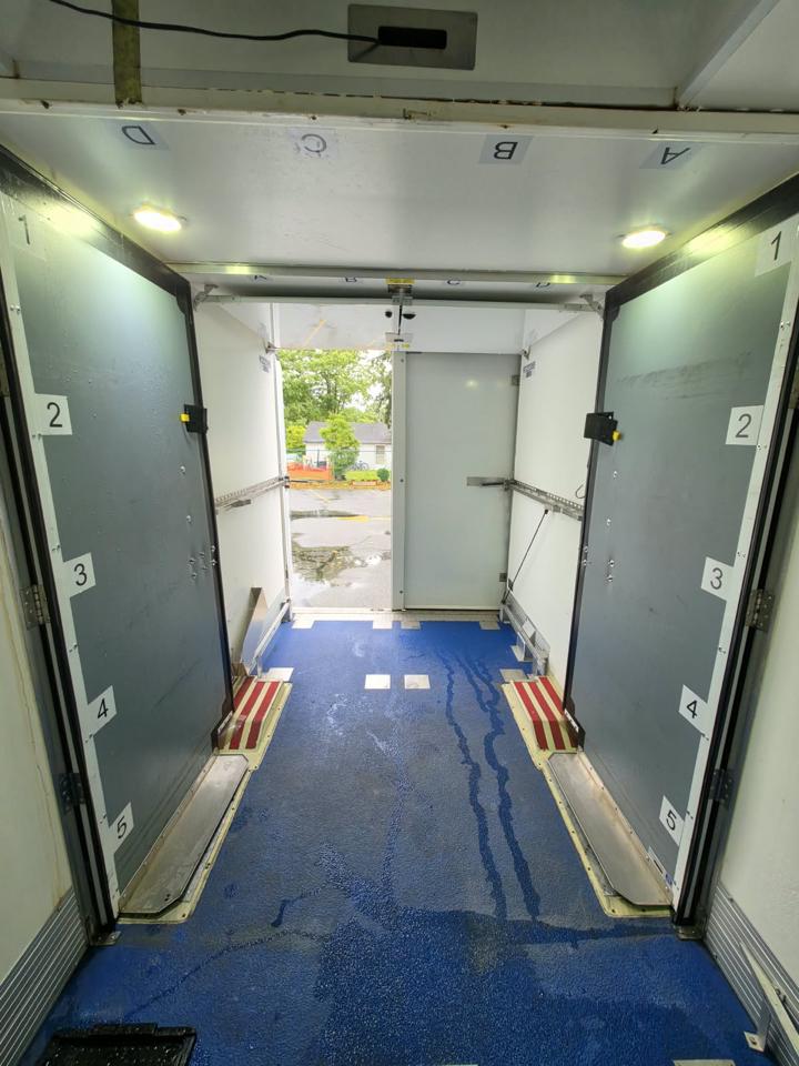 Ford Econoline E-350 Super Duty 2023
