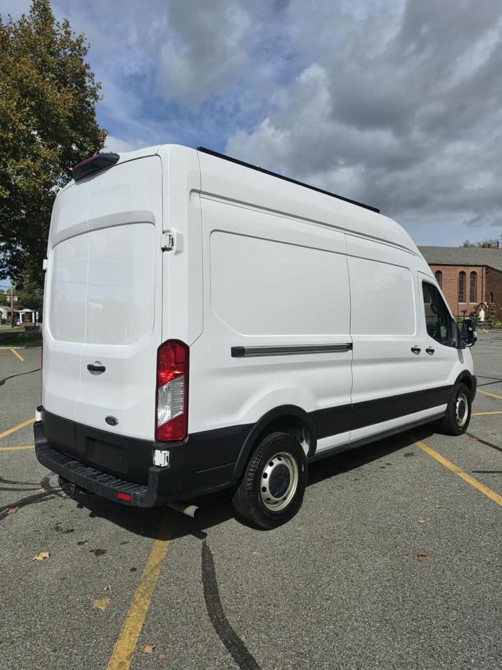 Ford Transit 250 Van High Roof w/Sliding Pass. 148-in. WB 2021