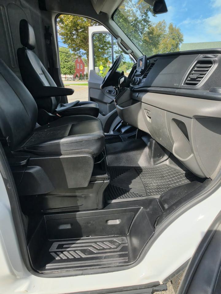 Ford Transit 250 Van High Roof w/Sliding Pass. 148-in. WB 2021